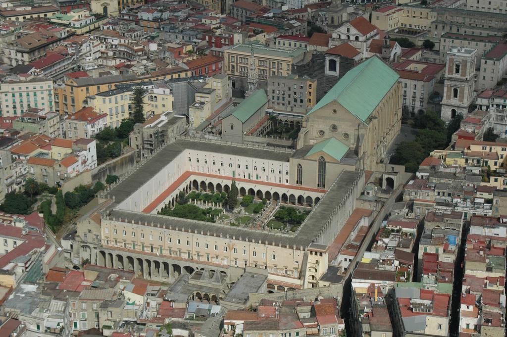 Hotel Meuble Santa Chiara Suite Nápoles Exterior foto